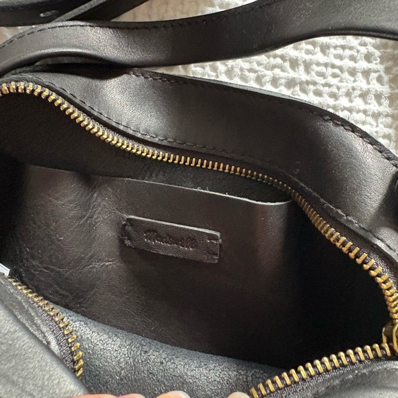 Madewell Black Leather Crossbody Bag - Picture 2 of 2